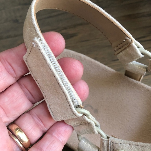 Vionic Kirra II thong gold metallic sandals Sz 10 Like New - Picture 4 of 9